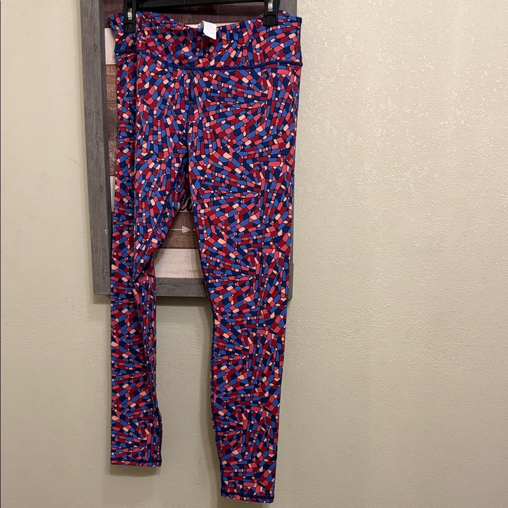 Fabletics Woman’s Leggings in Red and Blue Mosaic